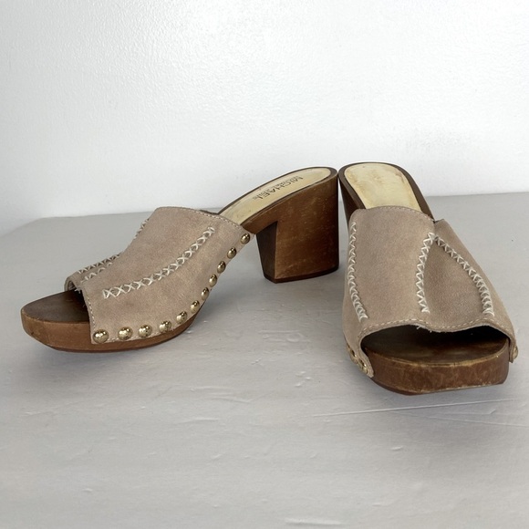 Michael Kors Y2K Wool Studded Block Heels Sandals Size 9.5 M Beige Suede Retro - Picture 2 of 11